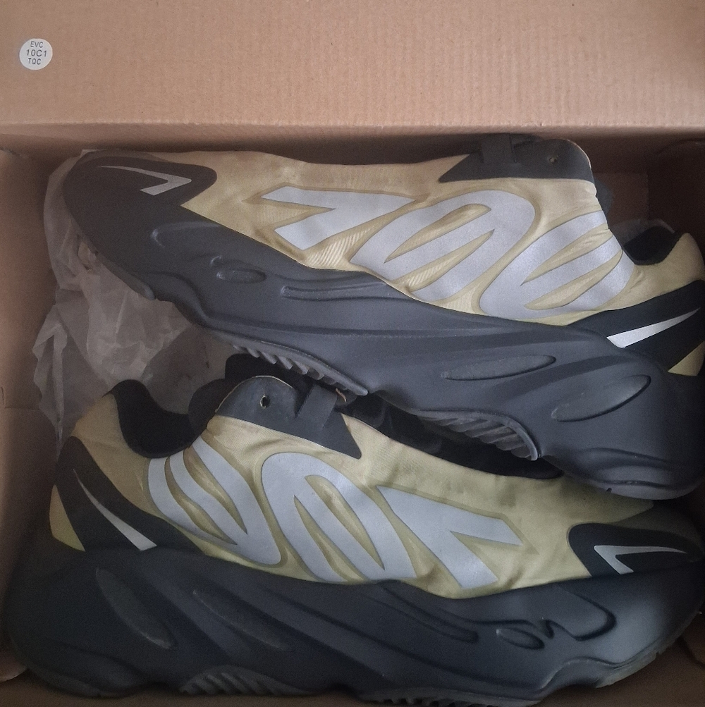 Yeezy 700